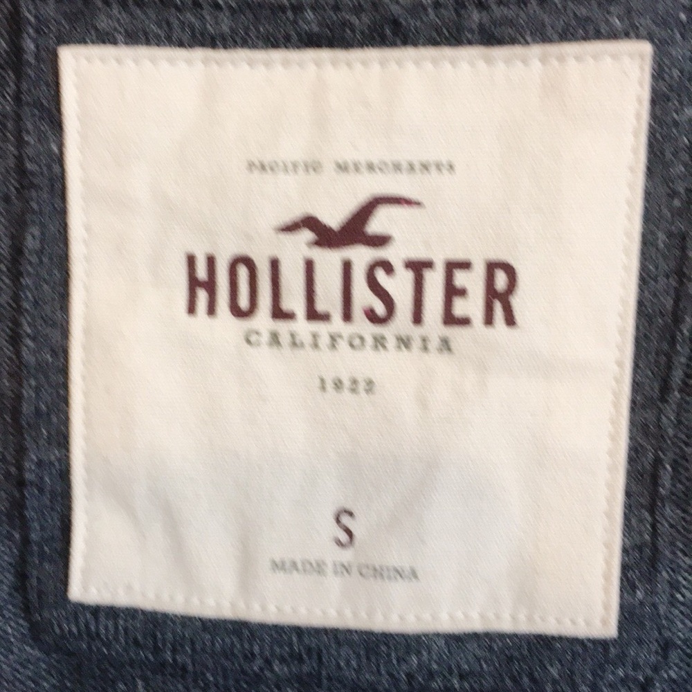 Hollister | Grey Ruffled Cardigan - Picture 3 of 3
